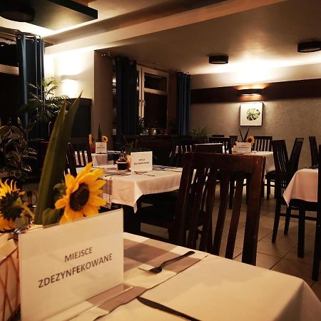 Bialy Orzel Aparthotel Przemysl Bagian luar foto